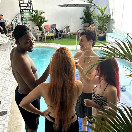 The View Hostel & Lounge กาลี ภายนอก รูปภาพ