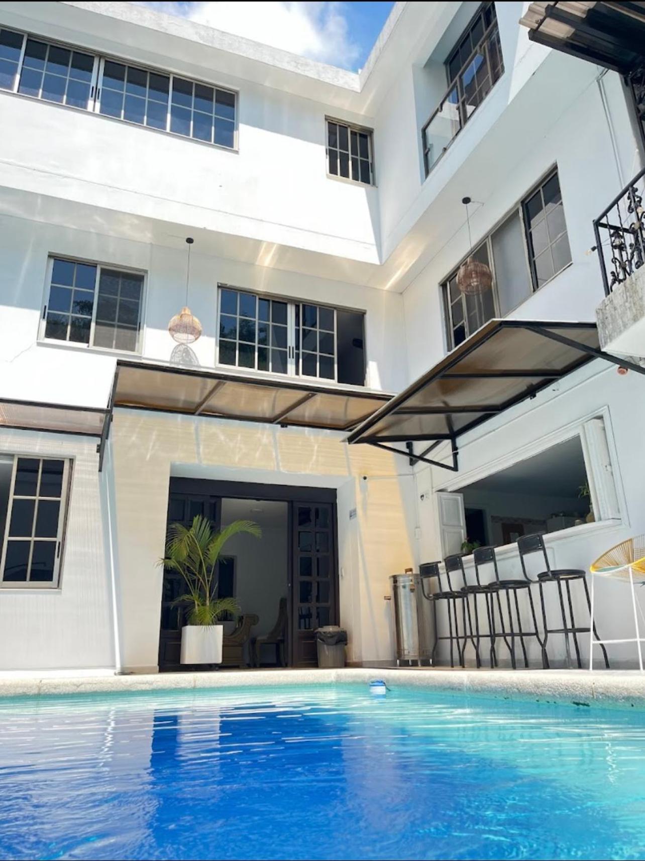 The View Hostel & Lounge กาลี ภายนอก รูปภาพ